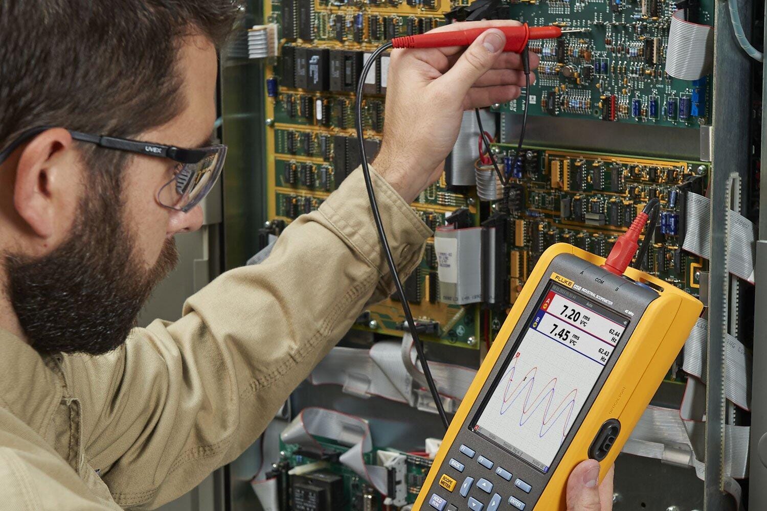 Fluke 120B Series Industrial ScopeMeter Handheld Oscilloscopes