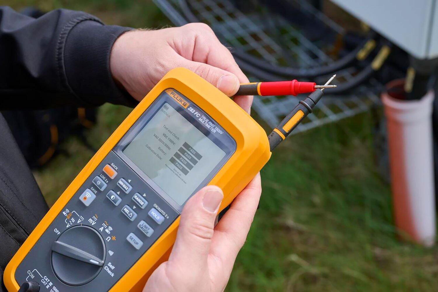Fluke 283 FC/PV Solar Kit with TLPV1 and TLPV2 Test Leads