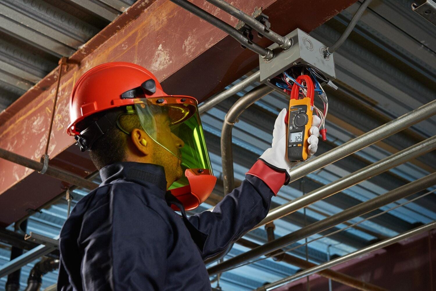 Fluke 376 FC True-RMS Clamp Meter plus insulated hand tools starter kit