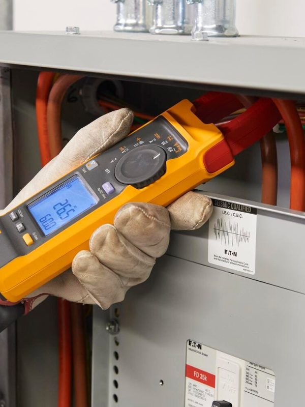 Fluke 393 FC Solar Kit with TLPV1 and TLPV2 Test Leads