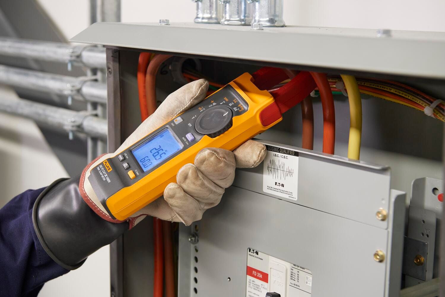 Fluke 393 FC Solar Kit with TLPV1 and TLPV2 Test Leads