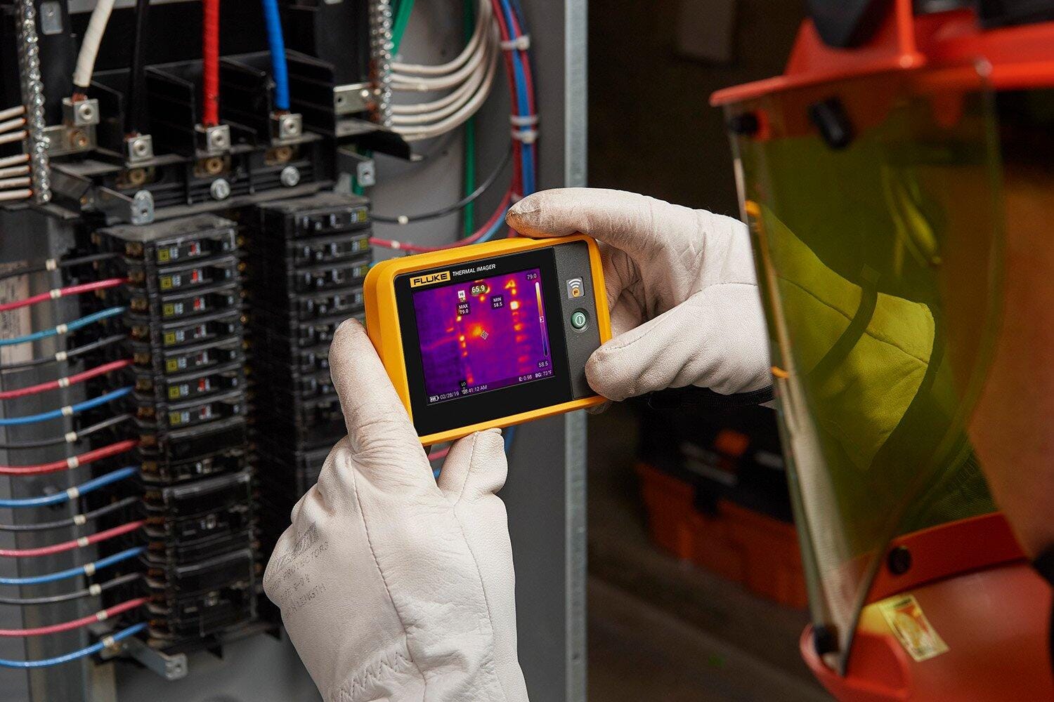 Fluke 481 DESI Ion Chamber Survey Meter