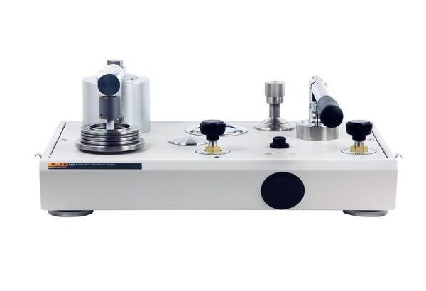 Fluke Calibration P3000 Pneumatic Deadweight Testers