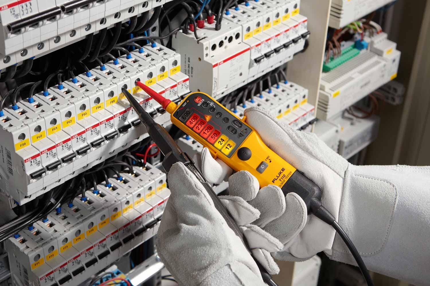 Fluke T110 Two-pole Voltage and Continuity Electrical Tester